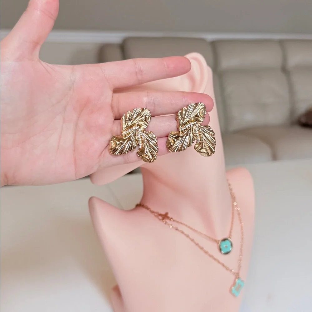 ⚜️ Trendy Earrings Gold Leaf With Zirconia